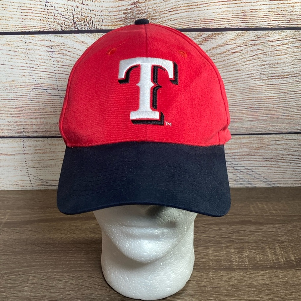 Pre Owned BD& A Texas Rangers Fox Sports Red & Black Hat